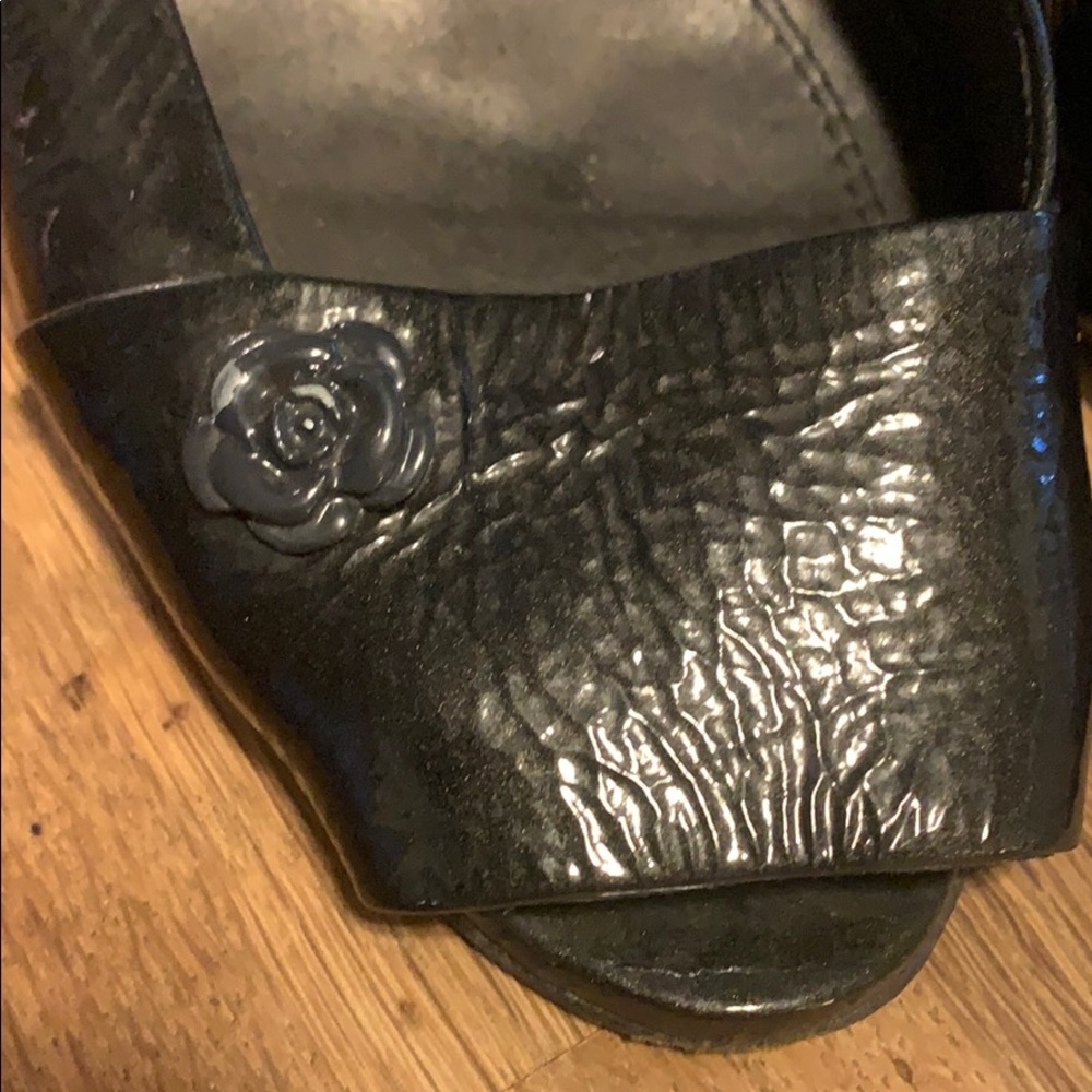 Miss sixty. Size 8 heels. - Picture 3 of 6